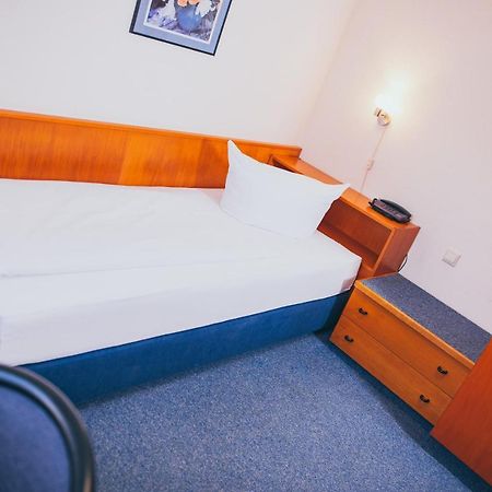 Hotel Zum Grunewald Динслакен Екстериор снимка