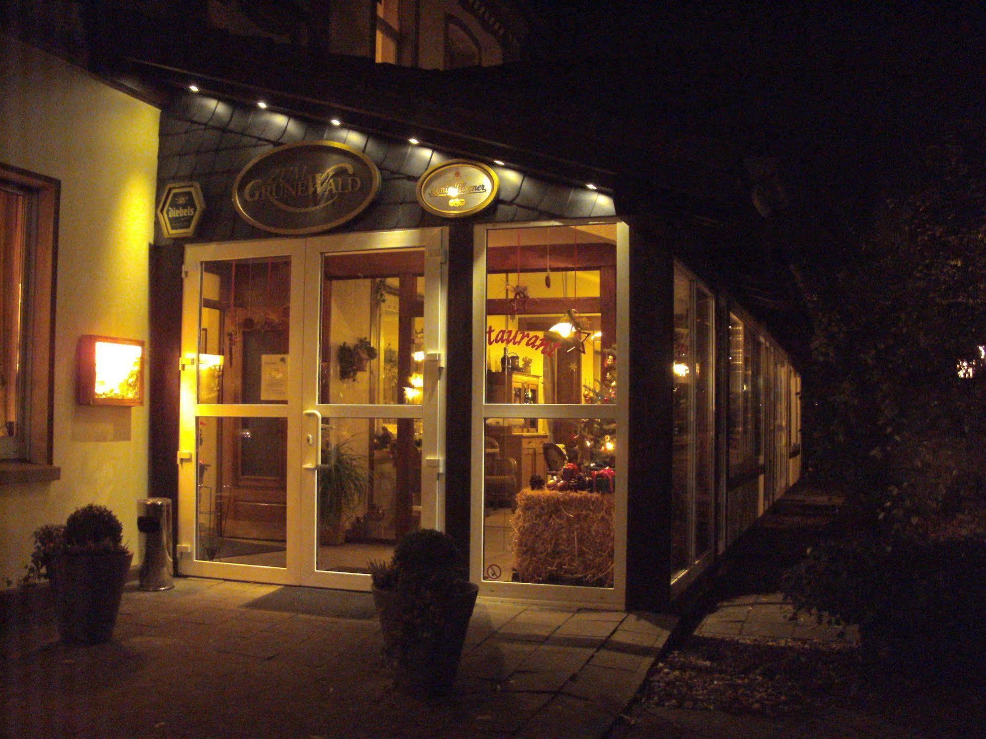 Hotel Zum Grunewald Динслакен Екстериор снимка
