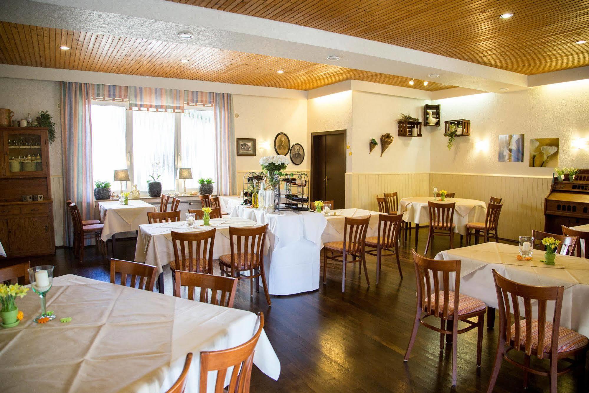 Hotel Zum Grunewald Динслакен Екстериор снимка